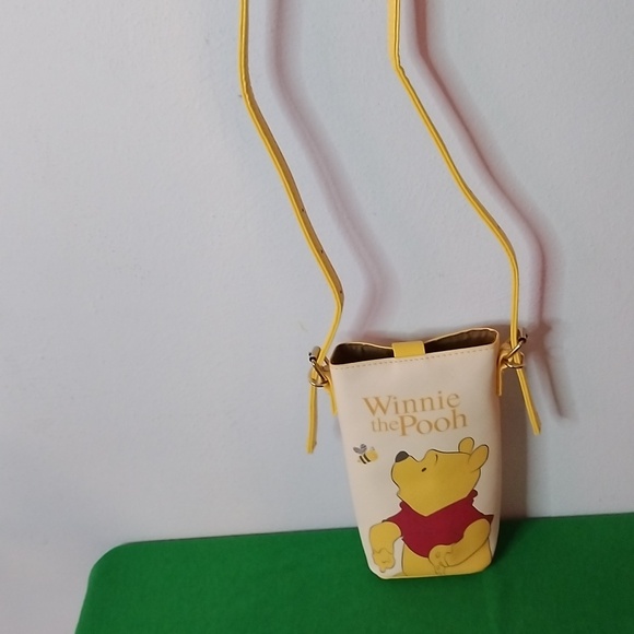 "Winnie The Pooh" Cell Phone Pouch / Crossbody Purse - Picture 3 of 6